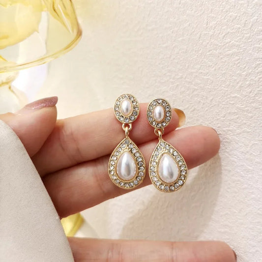 Retro Elegant  Pearl Clip Earrings