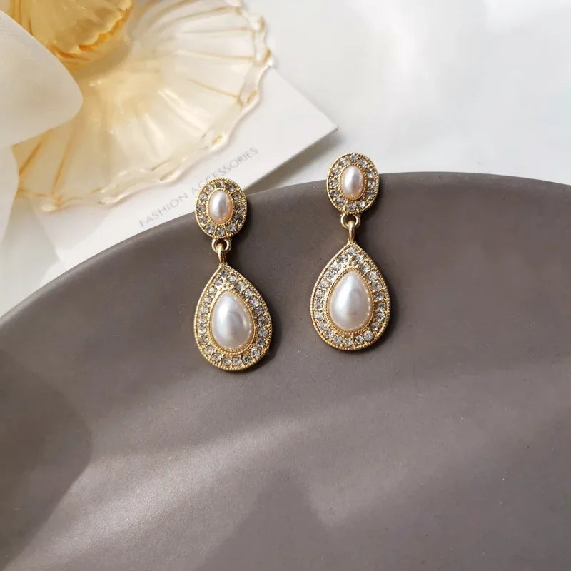 Retro Elegant  Pearl Clip Earrings