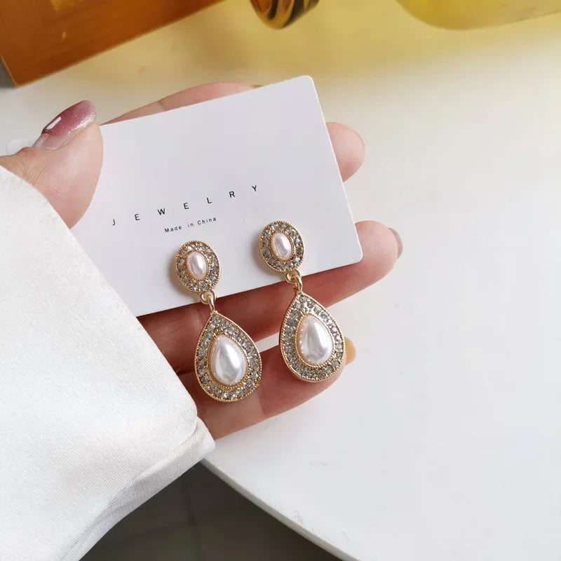 Retro Elegant  Pearl Clip Earrings