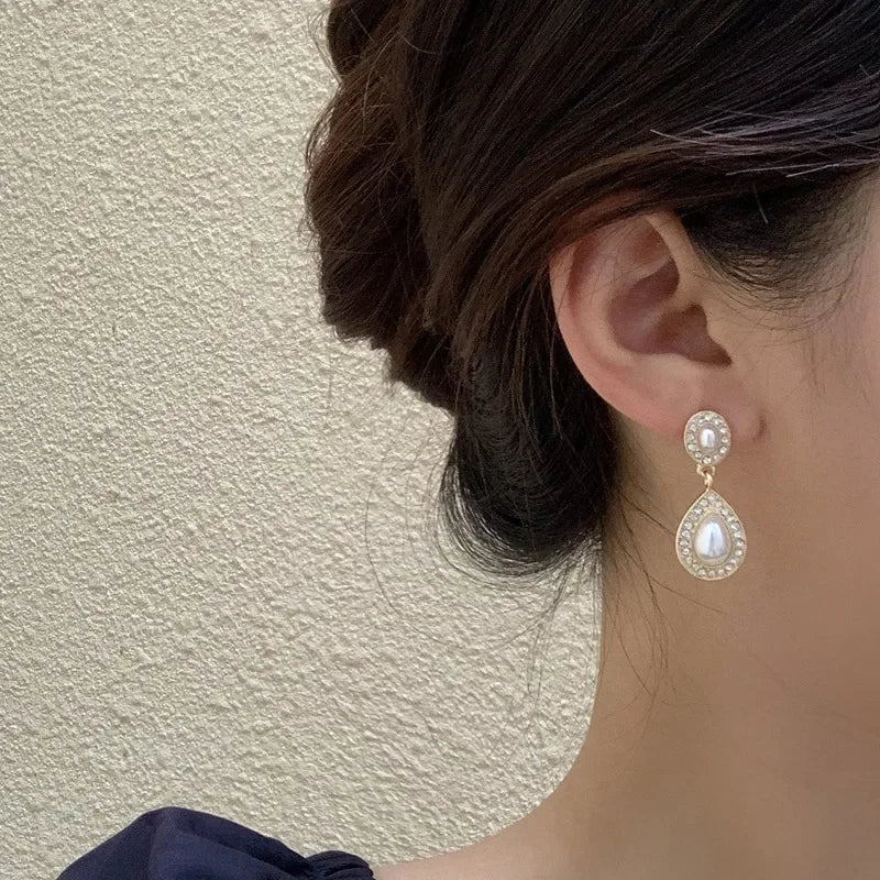 Retro Elegant  Pearl Clip Earrings